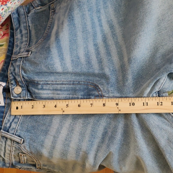 Classic Blue Wide-Leg Women Jeans - Picture 15 of 16